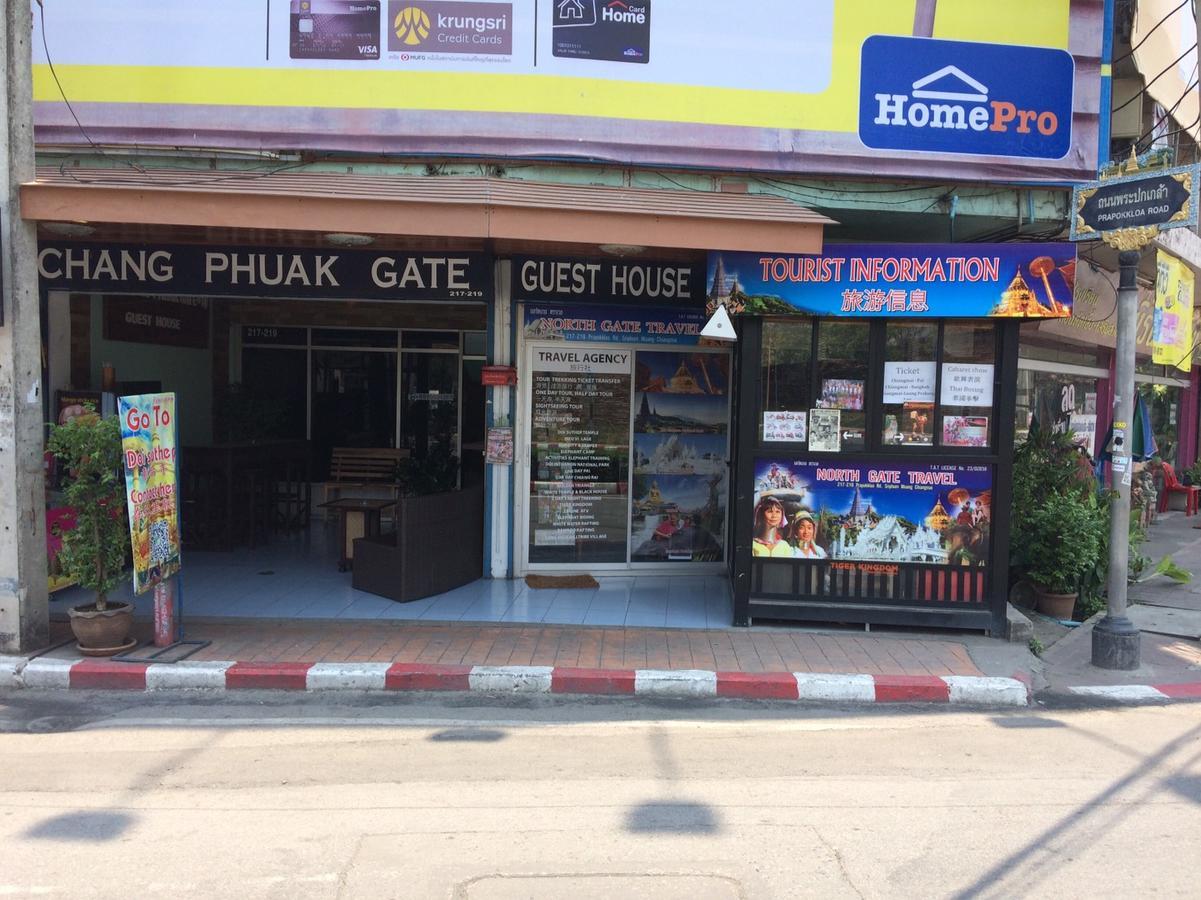 Changphuakgate Guesthouse Čiang Mai Exteriér fotografie