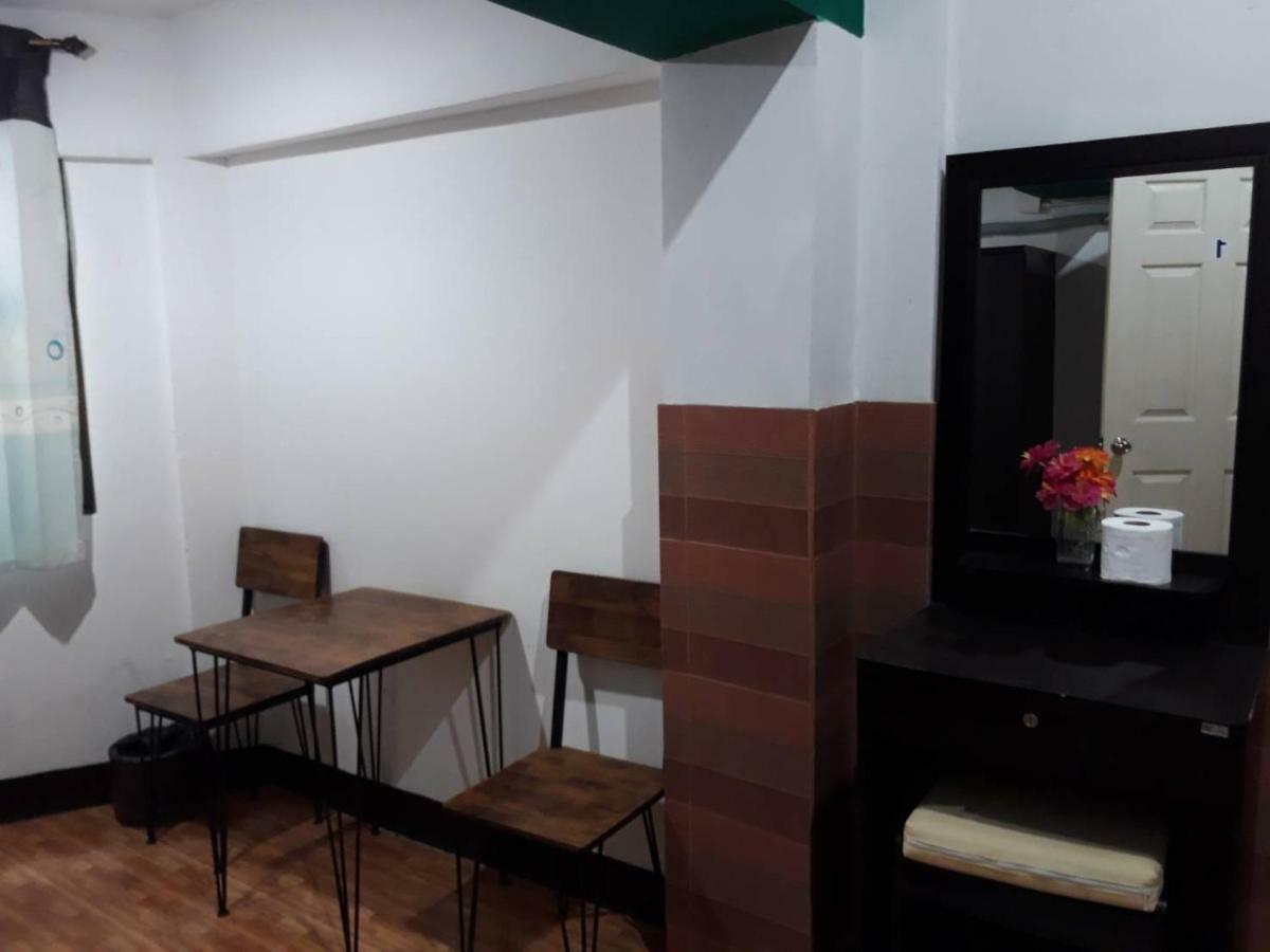 Changphuakgate Guesthouse Čiang Mai Exteriér fotografie