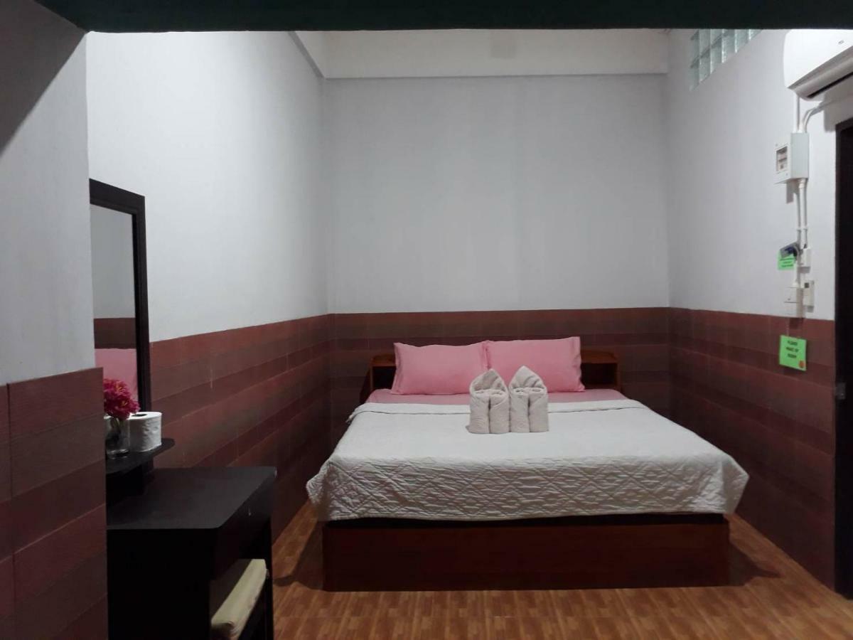 Changphuakgate Guesthouse Čiang Mai Exteriér fotografie